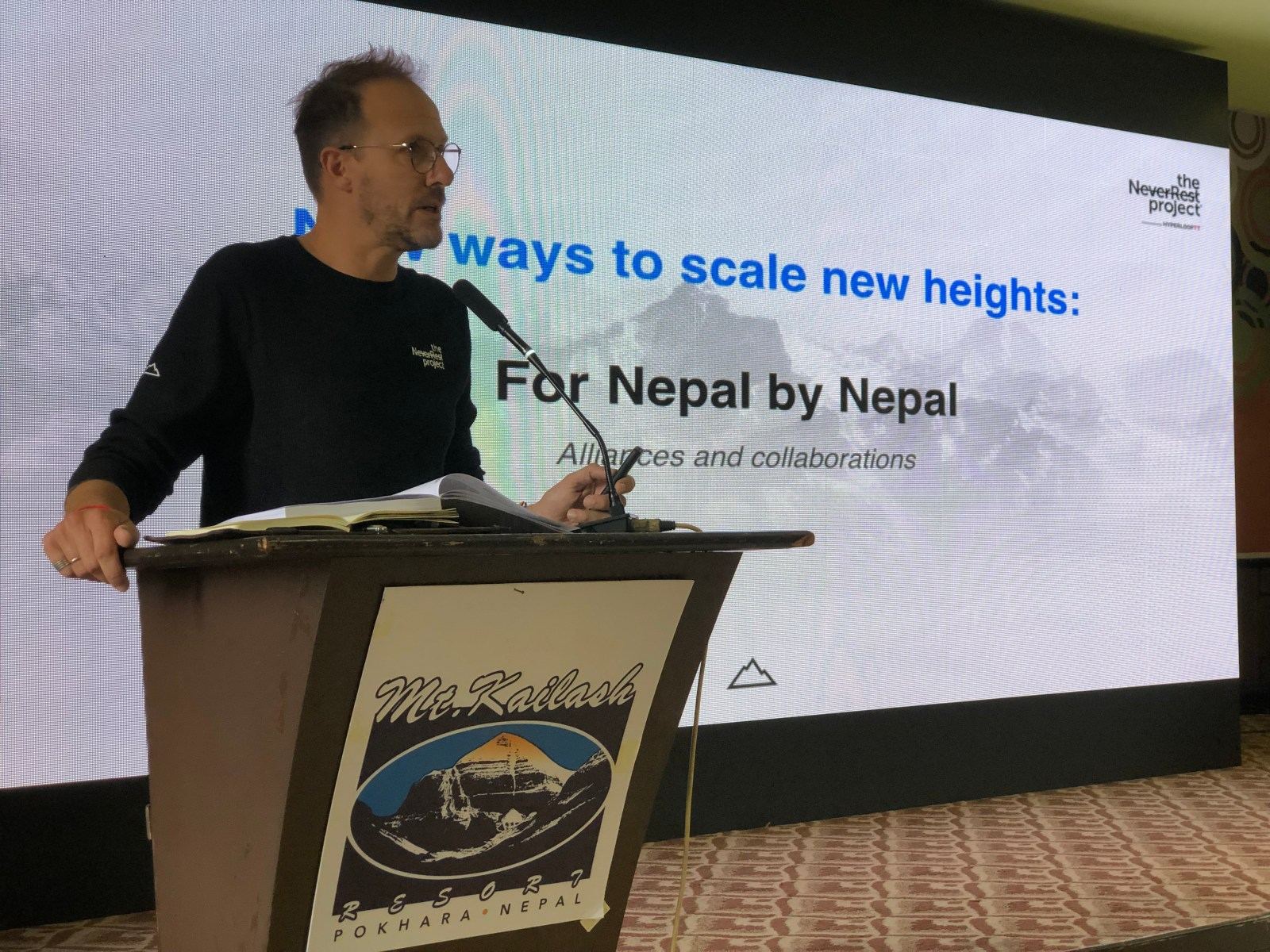 Frédéric Kauffmann durante una intervención profesional en Nepal