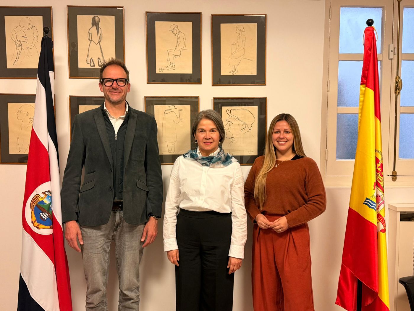 Frédéric Kauffmann at an institutional meeting with flags of Costa Rica and Spain